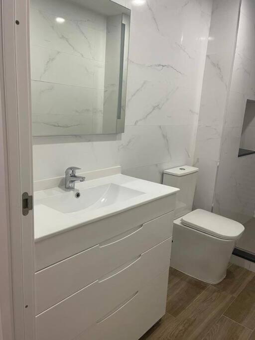 Moderno Apartamento En Елче Екстериор снимка